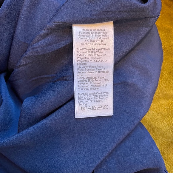 J.Crew Factory SZ L Navy Sparky V Neck Blouse! - Picture 5 of 9